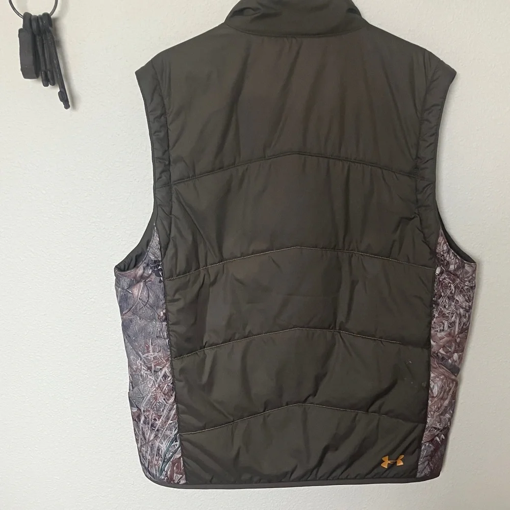 Men’s Under Armour Olive and Camo Vest - Picture 5 of 6
